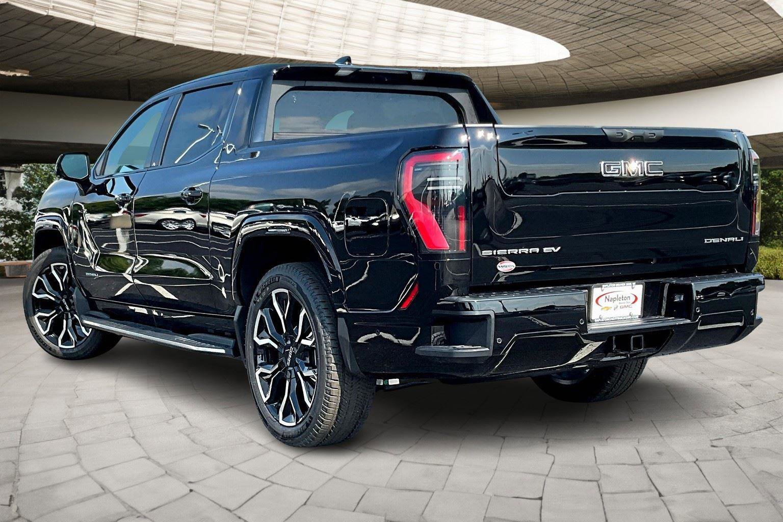 New 2025 GMC Sierra EV Denali image 3