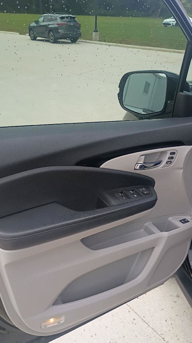 Used 2019 Honda Pilot Touring image 9