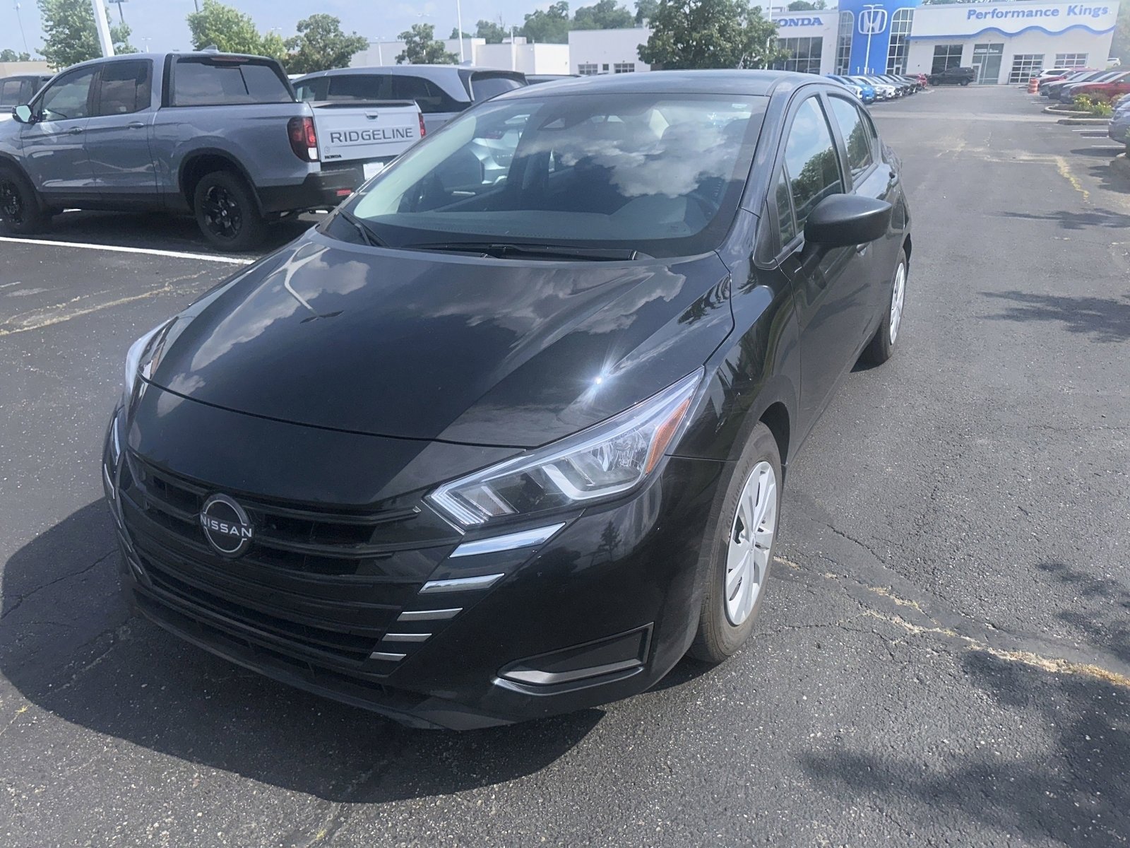 Used 2023 Nissan Versa S FWD image 6