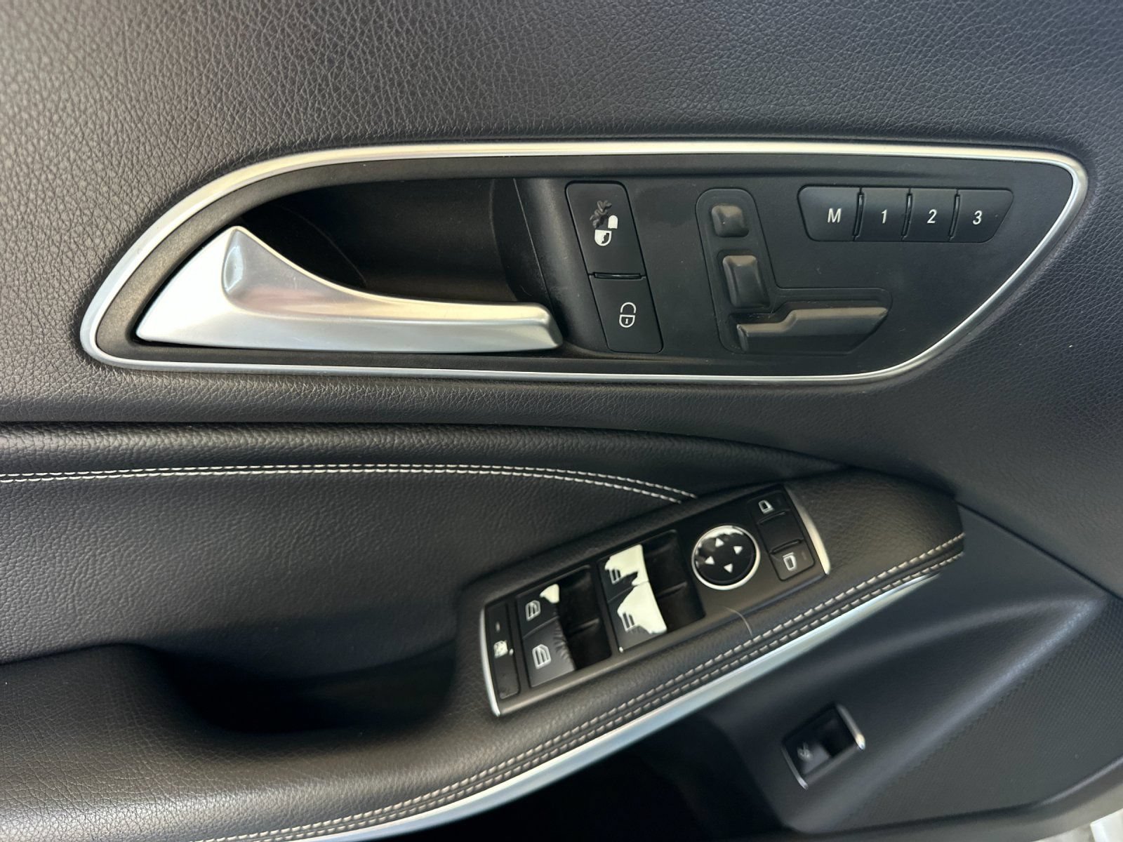 Used 2015 Mercedes-Benz CLA 250 image 10
