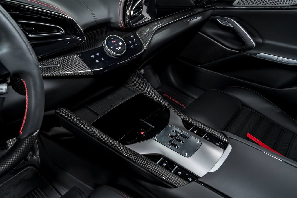 Used 2024 Ferrari Purosangue AWD/4WD image 21