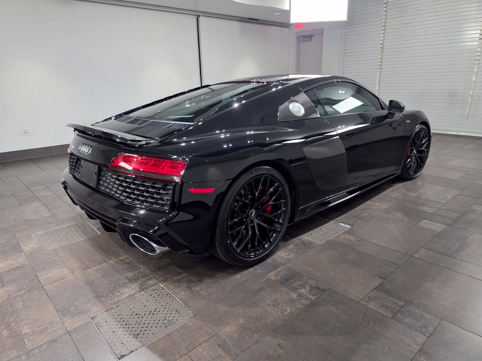 Used 2020 Audi R8 V10 w/ Carbon Exterior Package AWD/4WD image 22