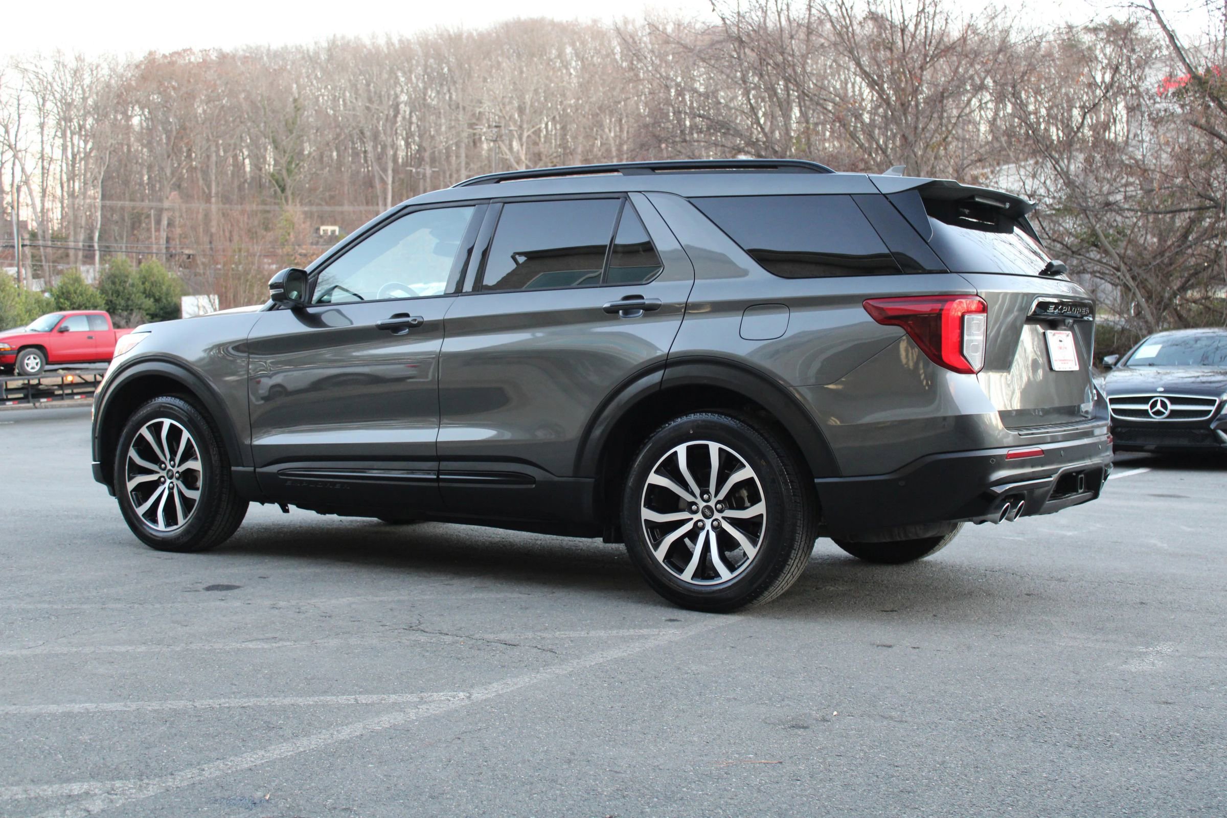 Used 2020 Ford Explorer ST image 4