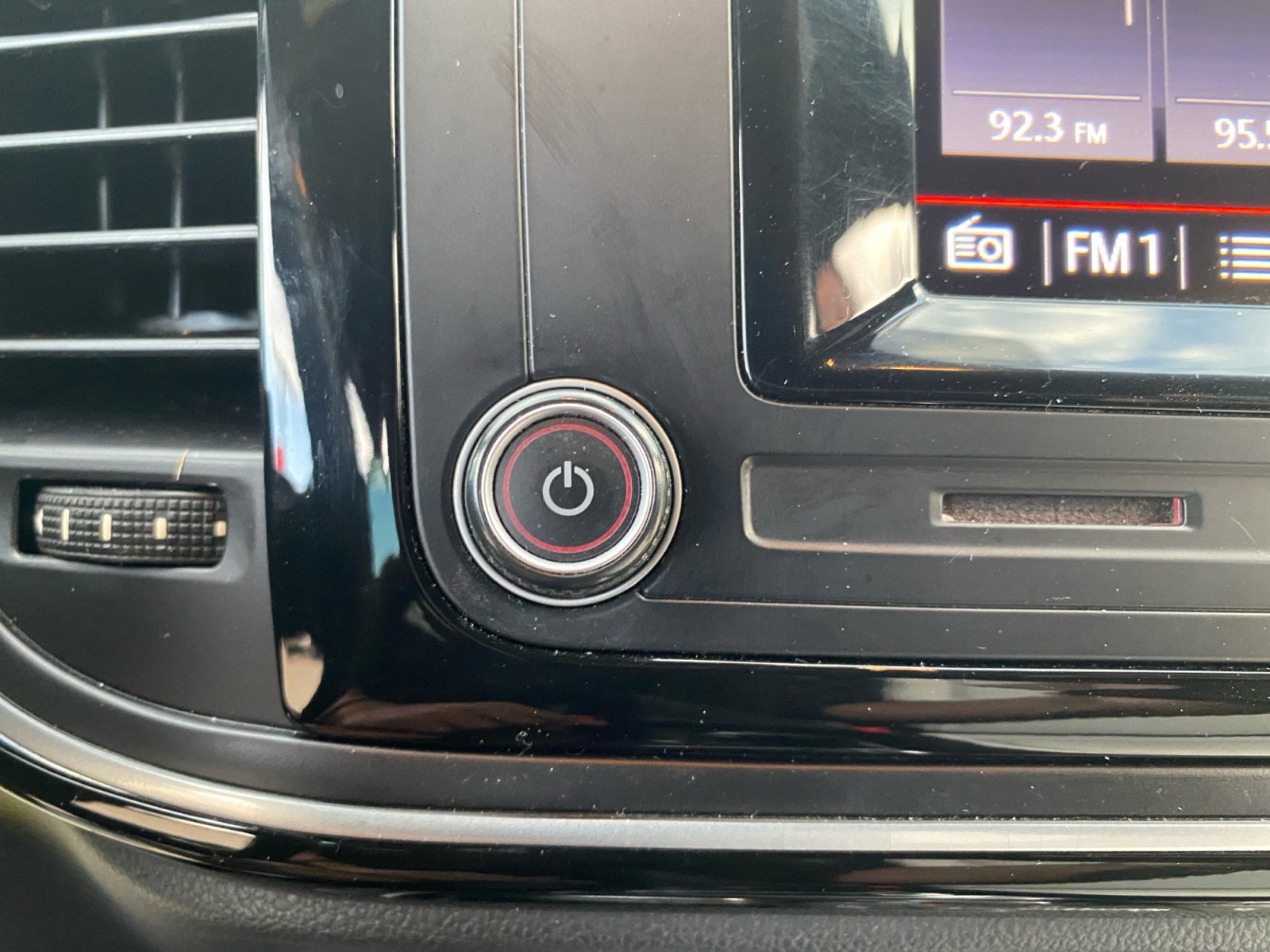 Used 2019 Volkswagen Beetle 2.0T S image 17