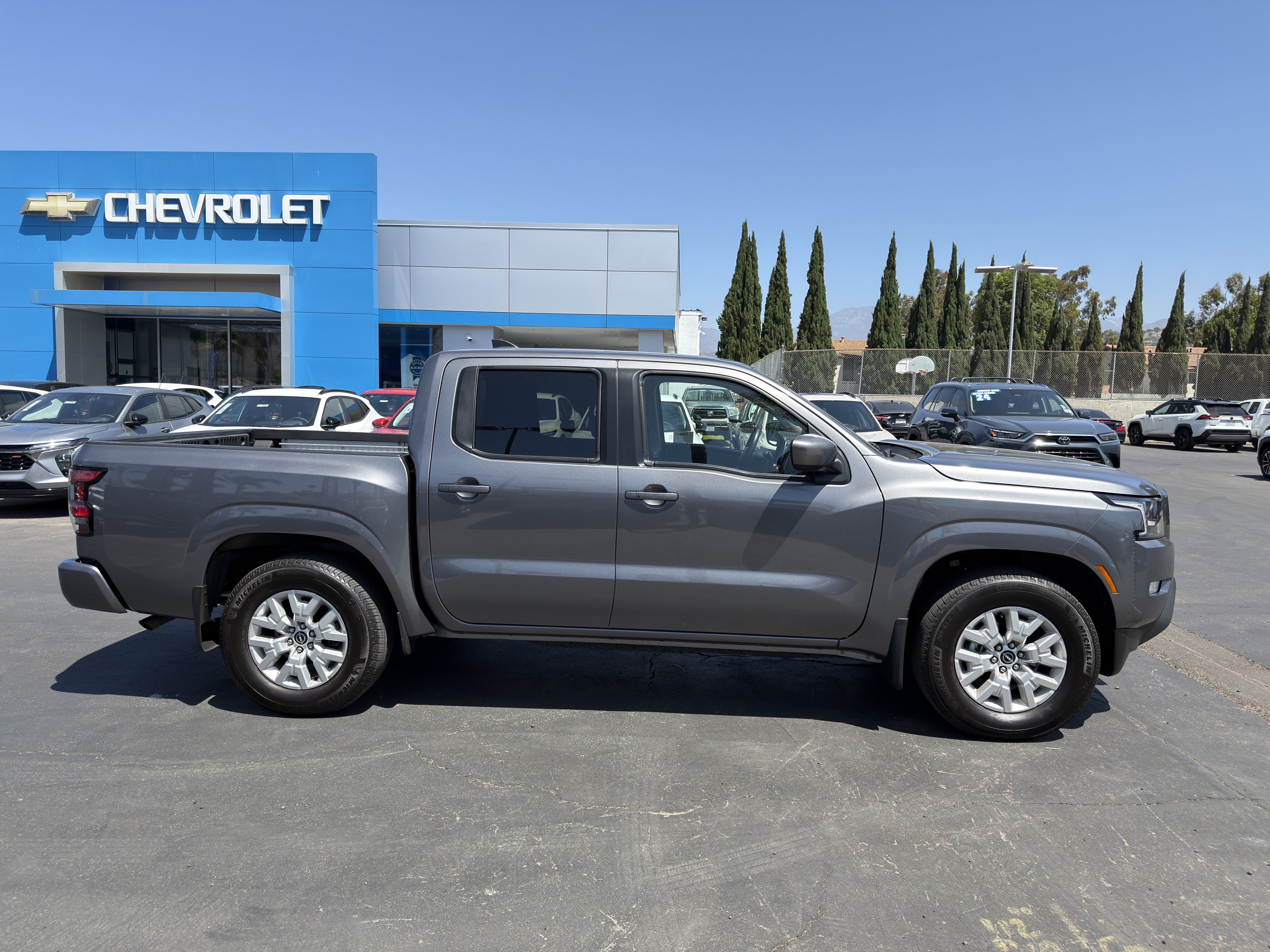Used 2024 Nissan Frontier SV w/ SV Convenience Package RWD image 9