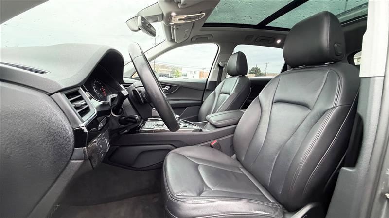 Used 2017 Audi Q7 3.0T Premium AWD/4WD image 24