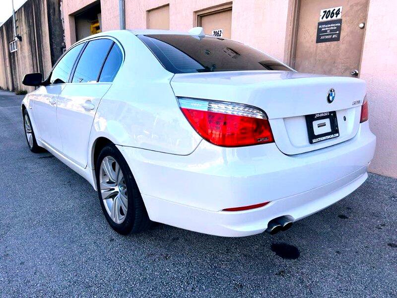 Used 2010 BMW 528i 4dr Sdn 528i RWD image 3