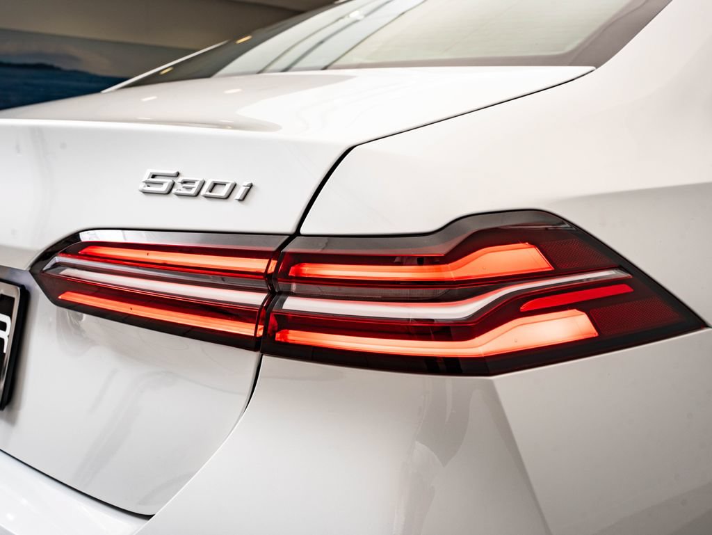 New 2027 BMW 530i xDrive w/ Premium Package AWD/4WD image 9