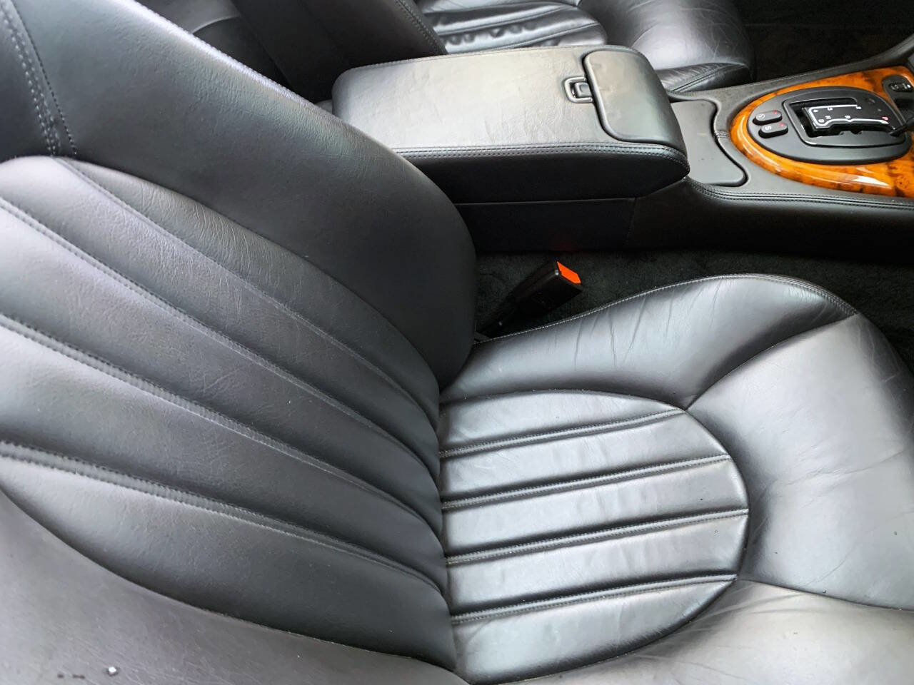 Used 2000 Jaguar XK8 Convertible image 10