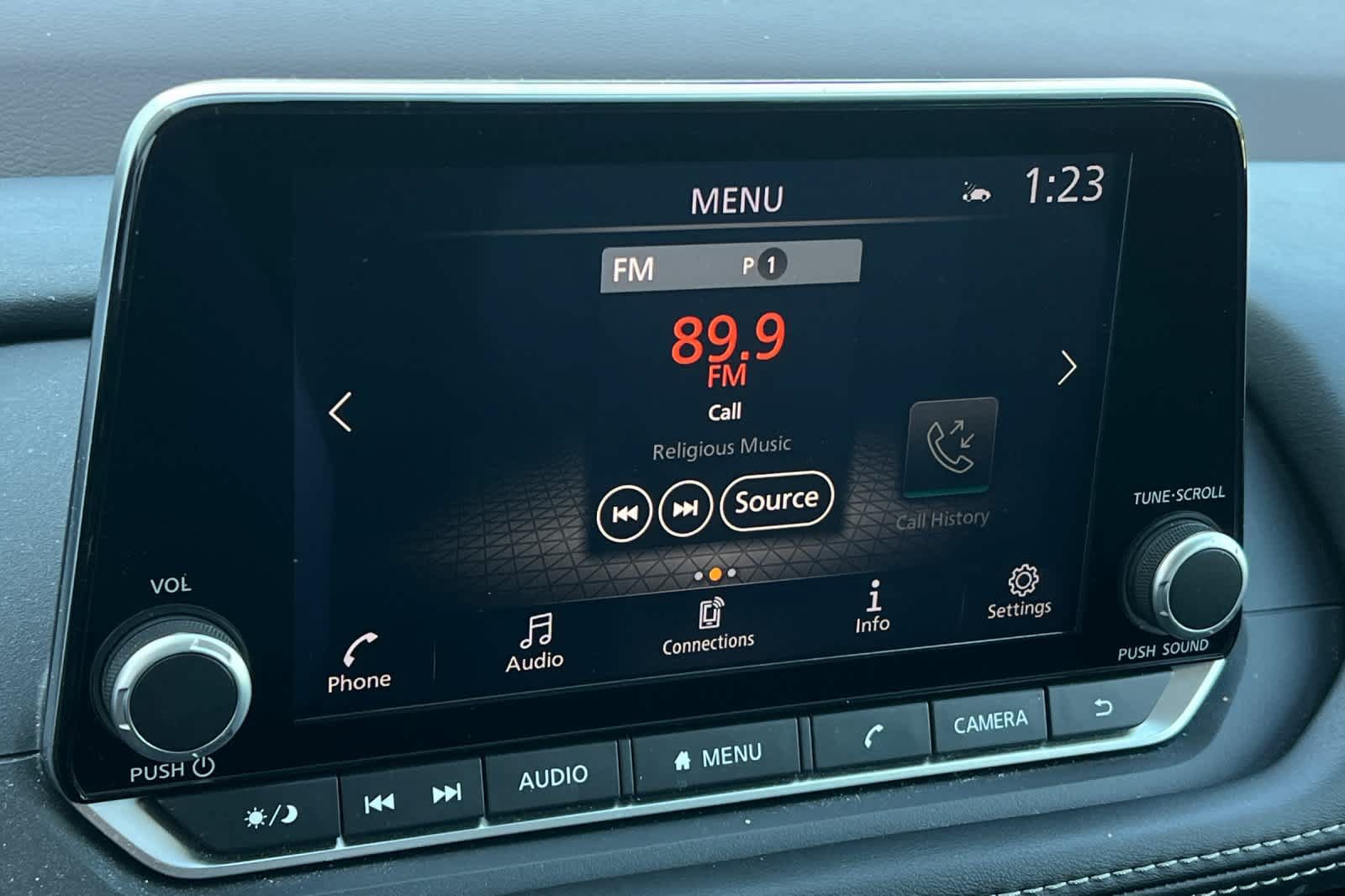 Used 2023 Nissan Rogue SV FWD image 19