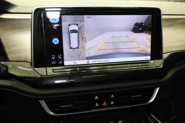 Used 2024 Volkswagen Atlas SEL Premium R-Line image 22