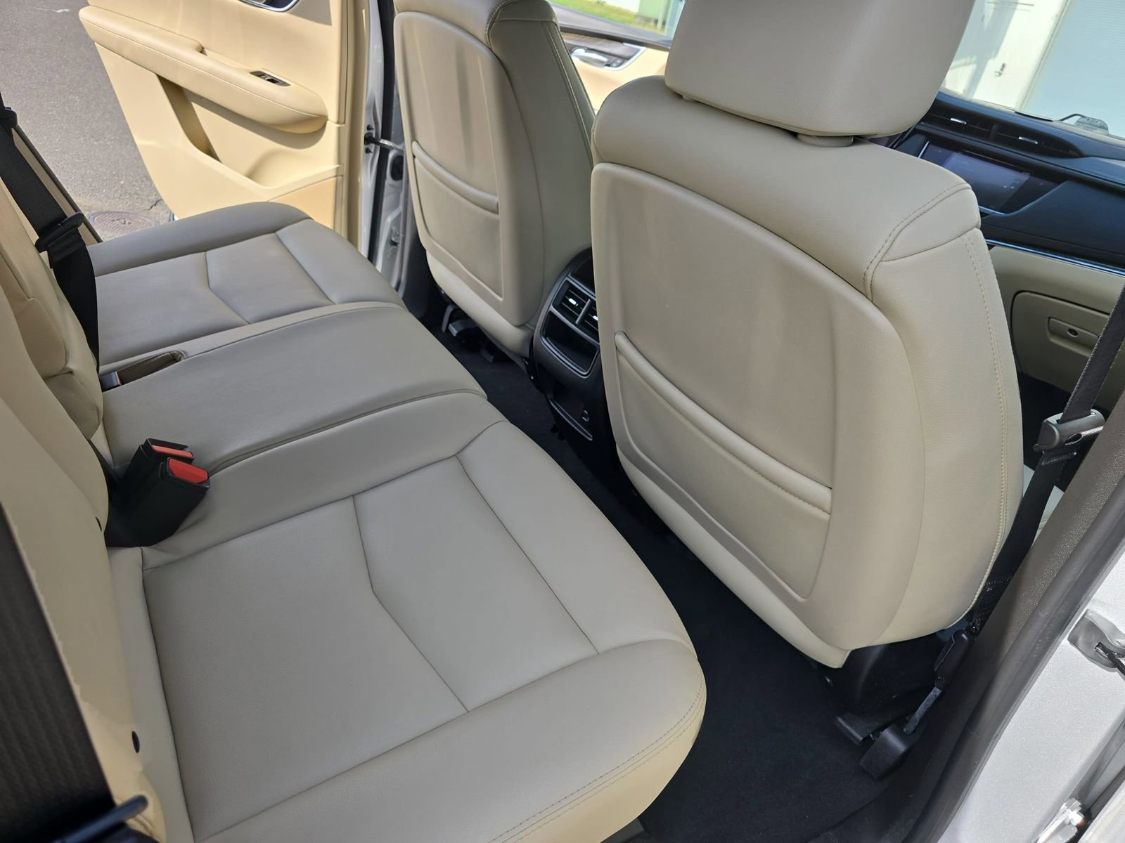 Used 2018 Cadillac XT5 FWD image 15