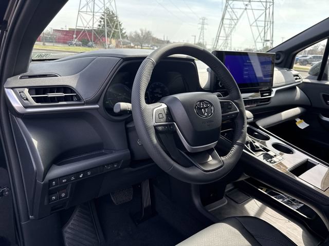 New 2026 Toyota Sienna Platinum image 12