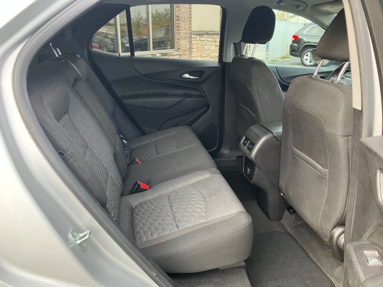 Used 2018 Chevrolet Equinox LT image 16