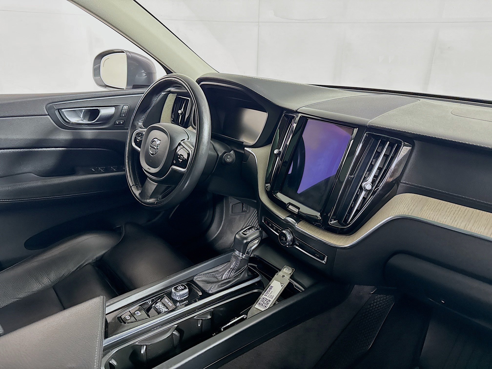 Used 2018 Volvo XC60 T5 Inscription w/ Convenience Package AWD/4WD image 28