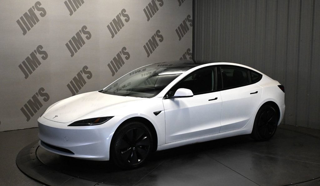 Used 2025 Tesla Model 3 Long Range RWD image 1