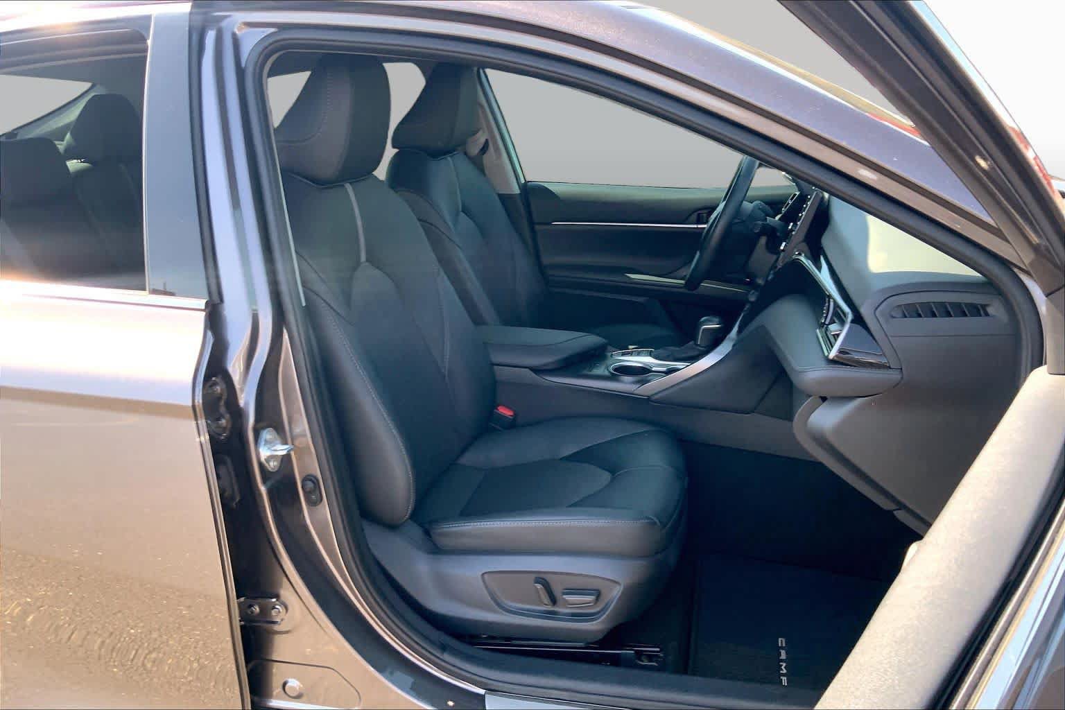 Used 2024 Toyota Camry XLE FWD image 9