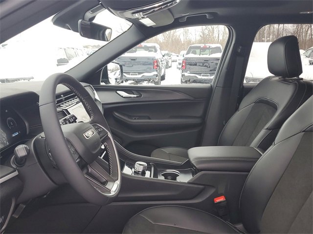 New 2025 Jeep Grand Cherokee L Altitude image 19