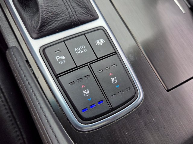Used 2017 Hyundai Azera Limited FWD image 22