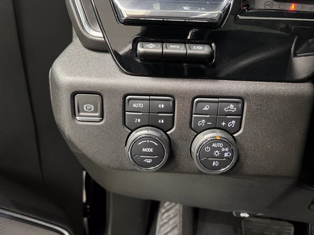 Used 2024 Chevrolet Silverado 3500 High Country w/ Technology Package AWD/4WD image 31