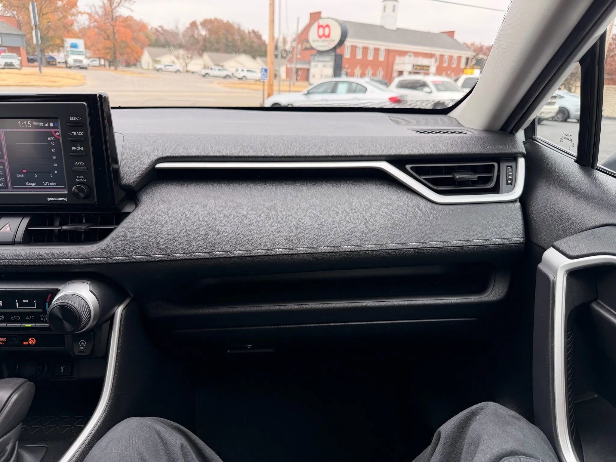 Used 2022 Toyota RAV4 LE w/ Carpet Mat Package (TMS) image 29