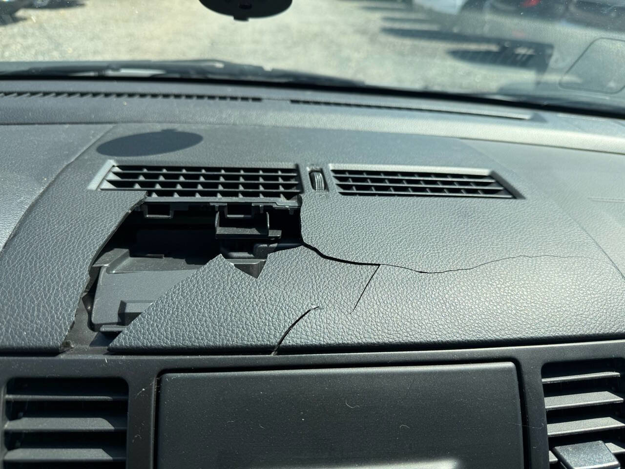 Used 2009 Nissan Versa SL w/ Convenience Pkg image 22