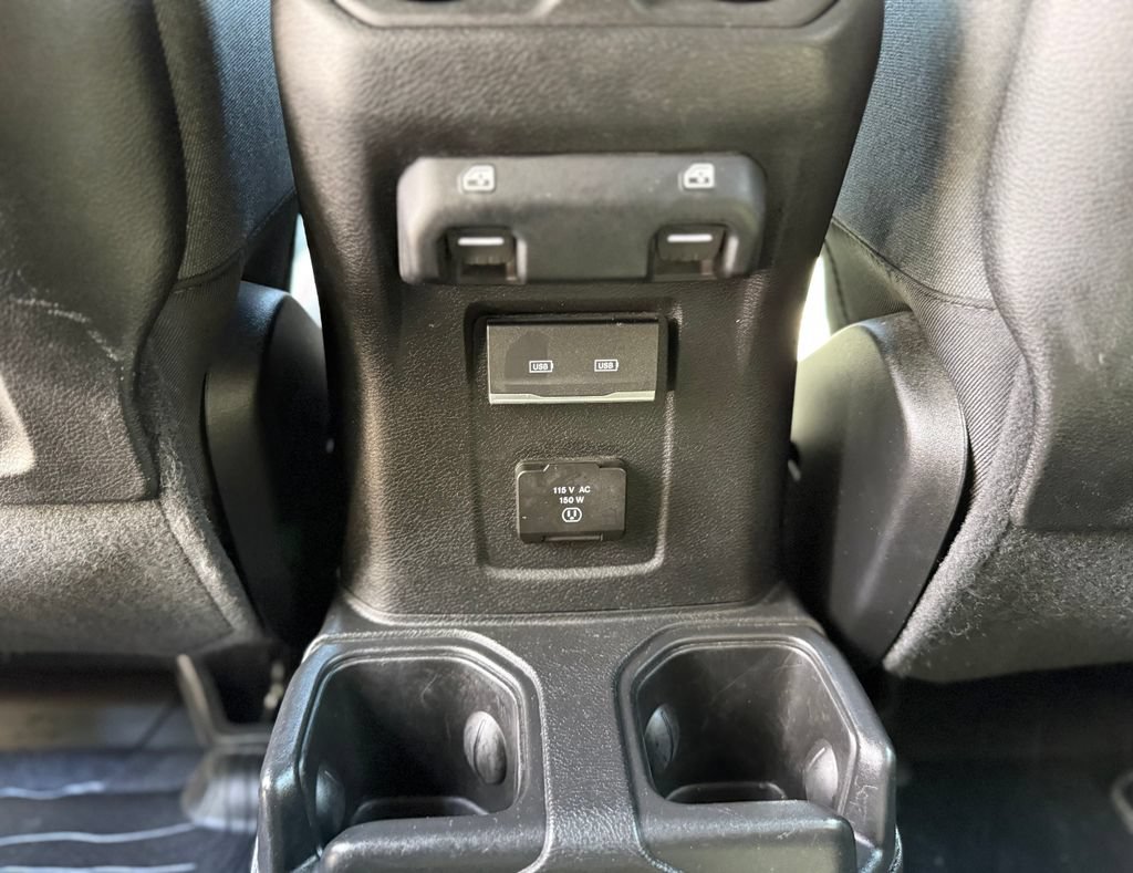 Used 2025 Jeep Wrangler Unlimited Rubicon w/ Safety Group AWD/4WD image 29