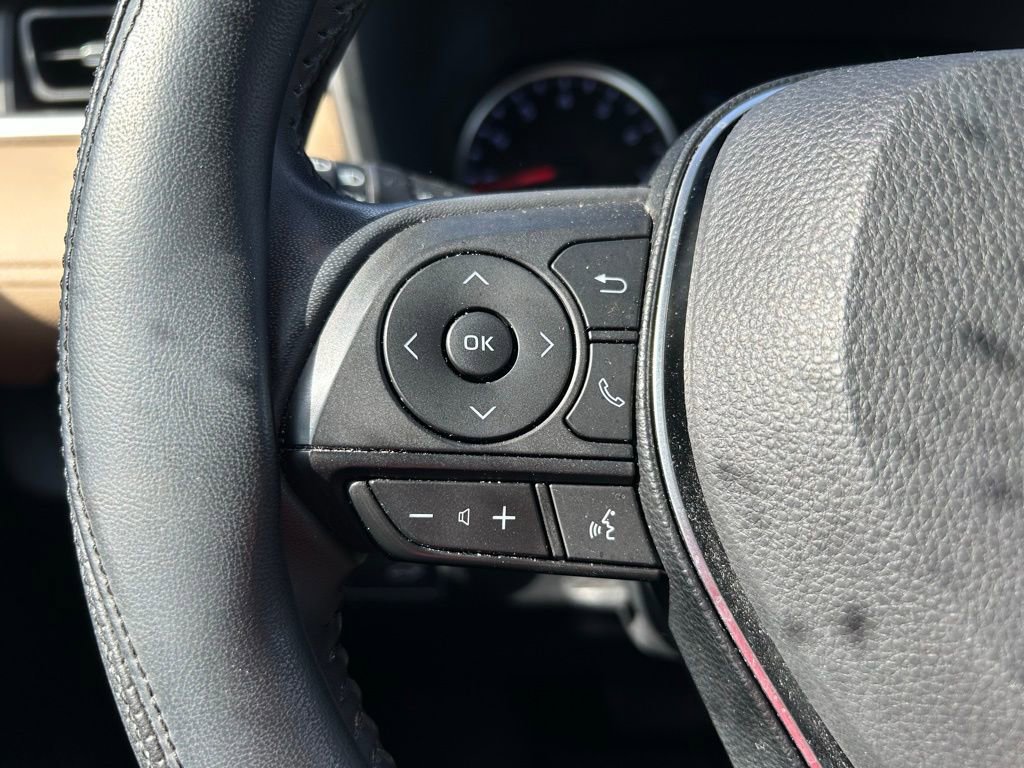 Used 2019 Toyota RAV4 XLE Premium image 20