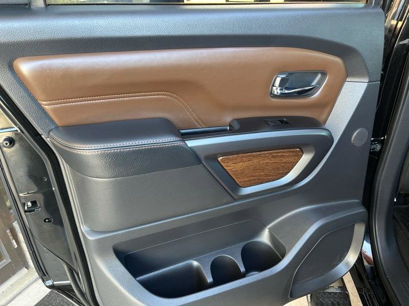 Used 2016 Nissan Titan Platinum Reserve image 39