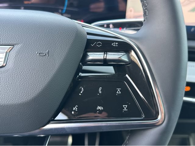 New 2026 Cadillac Optiq Luxury 2 image 29