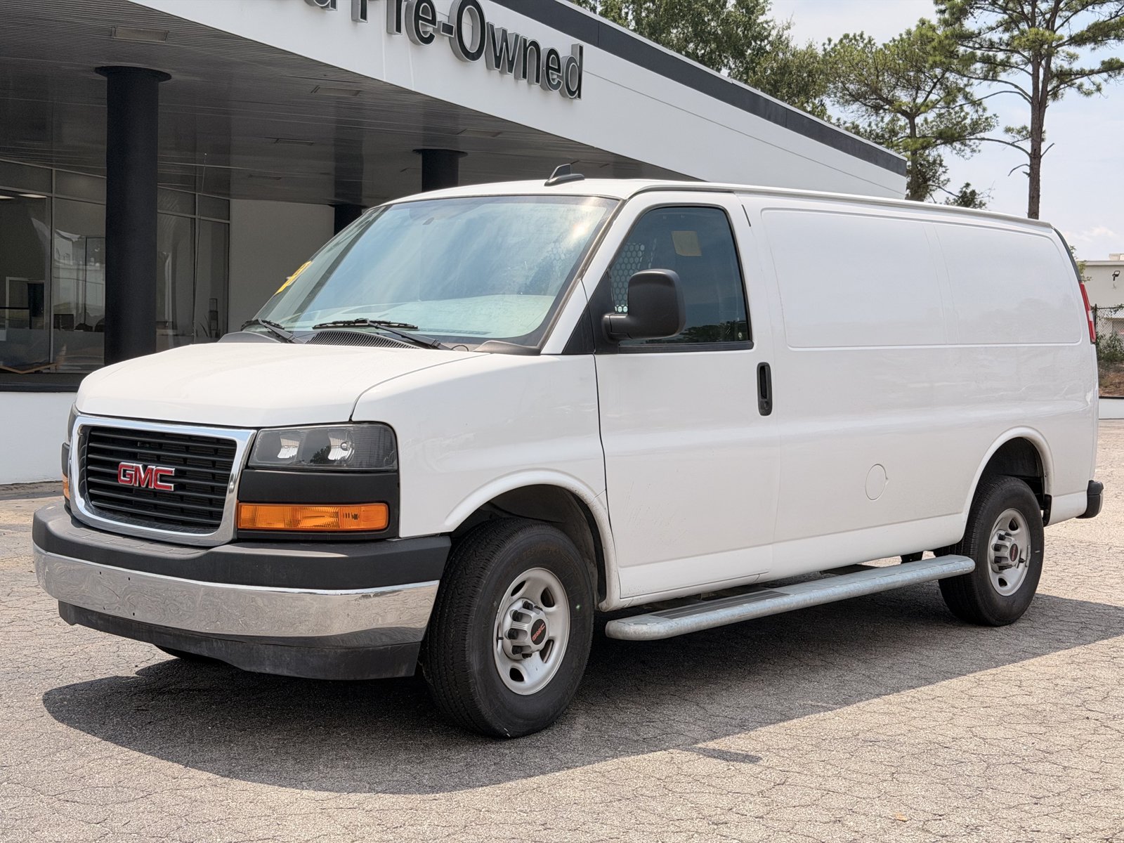 Used 2024 GMC Savana 2500 w/ Driver Convenience Package RWD image 7