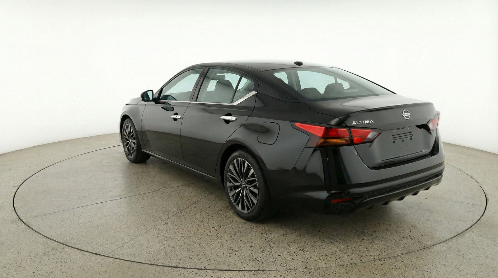 Used 2025 Nissan Altima 2.5 SV image 5