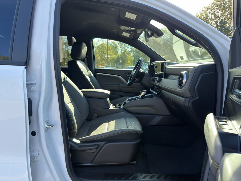 Used 2024 Chevrolet Colorado ZR2 w/ ZR2 Convenience Package III AWD/4WD image 11