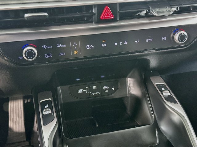 Used 2025 Kia Sorento X-Line EX AWD/4WD image 23