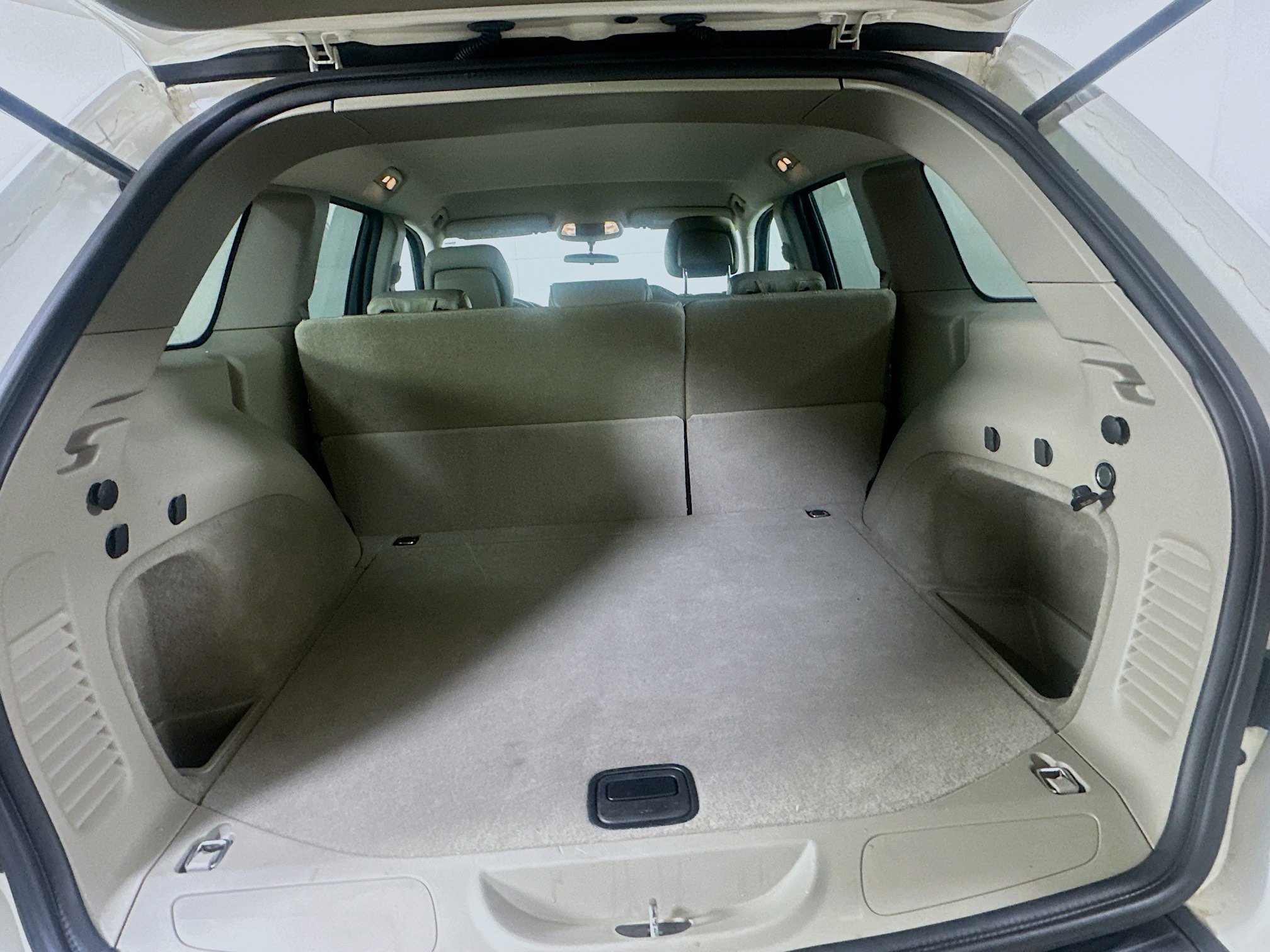 Used 2011 Jeep Grand Cherokee Laredo w/ Trailer Tow Group image 26