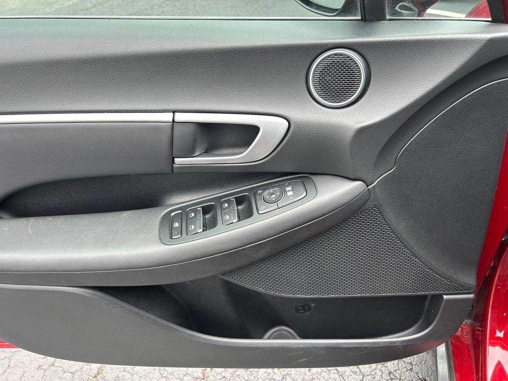 Used 2025 Hyundai Sonata SEL FWD image 13