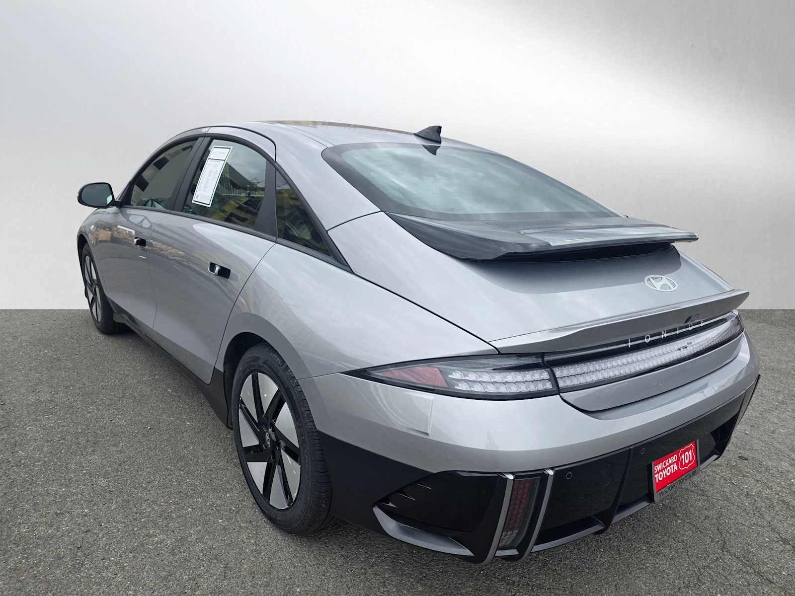 Used 2023 Hyundai Ioniq 6 SE RWD image 5