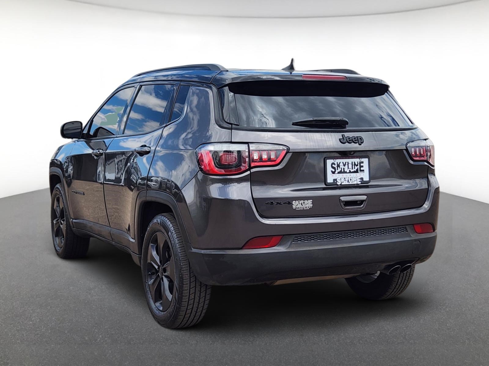 Used 2018 Jeep Compass Latitude w/ Popular Equipment Group AWD/4WD image 4