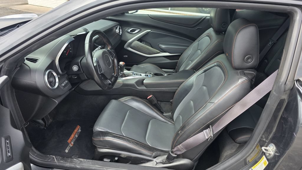 Used 2017 Chevrolet Camaro LT RWD image 16