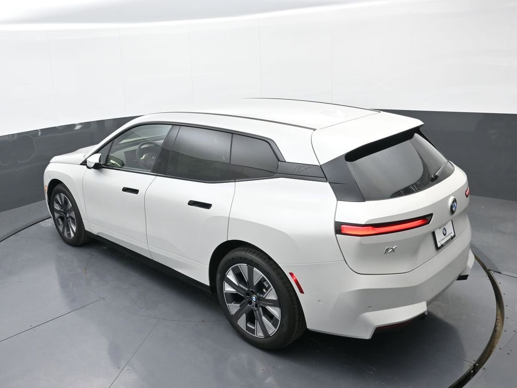 New 2026 BMW iX xDrive45 AWD/4WD image 33
