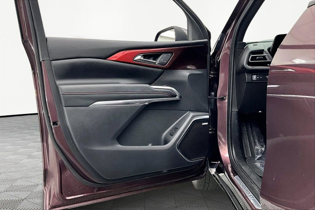 Used 2024 Chevrolet Traverse RS image 23