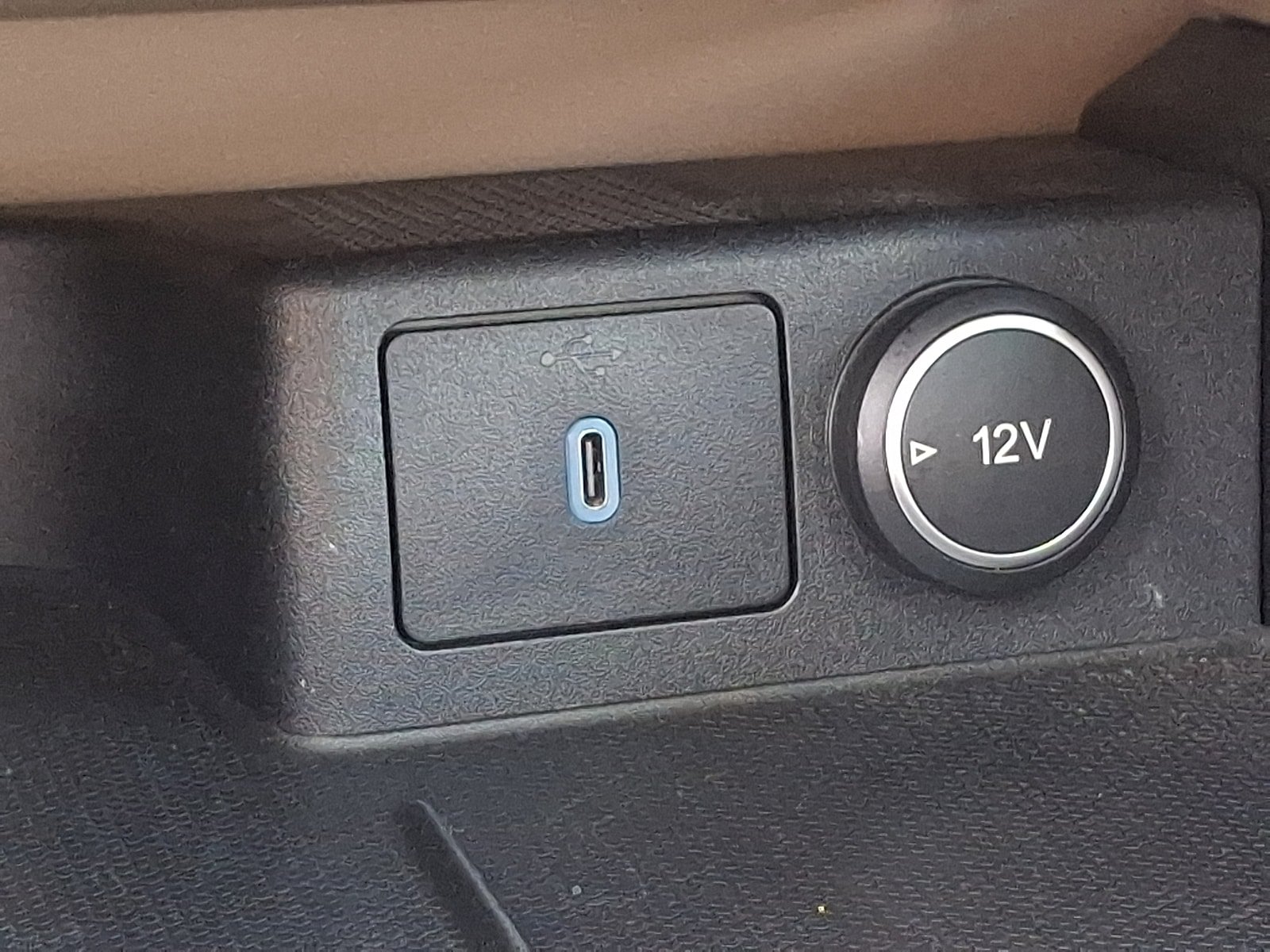 Used 2020 Ford Escape Titanium AWD/4WD image 22