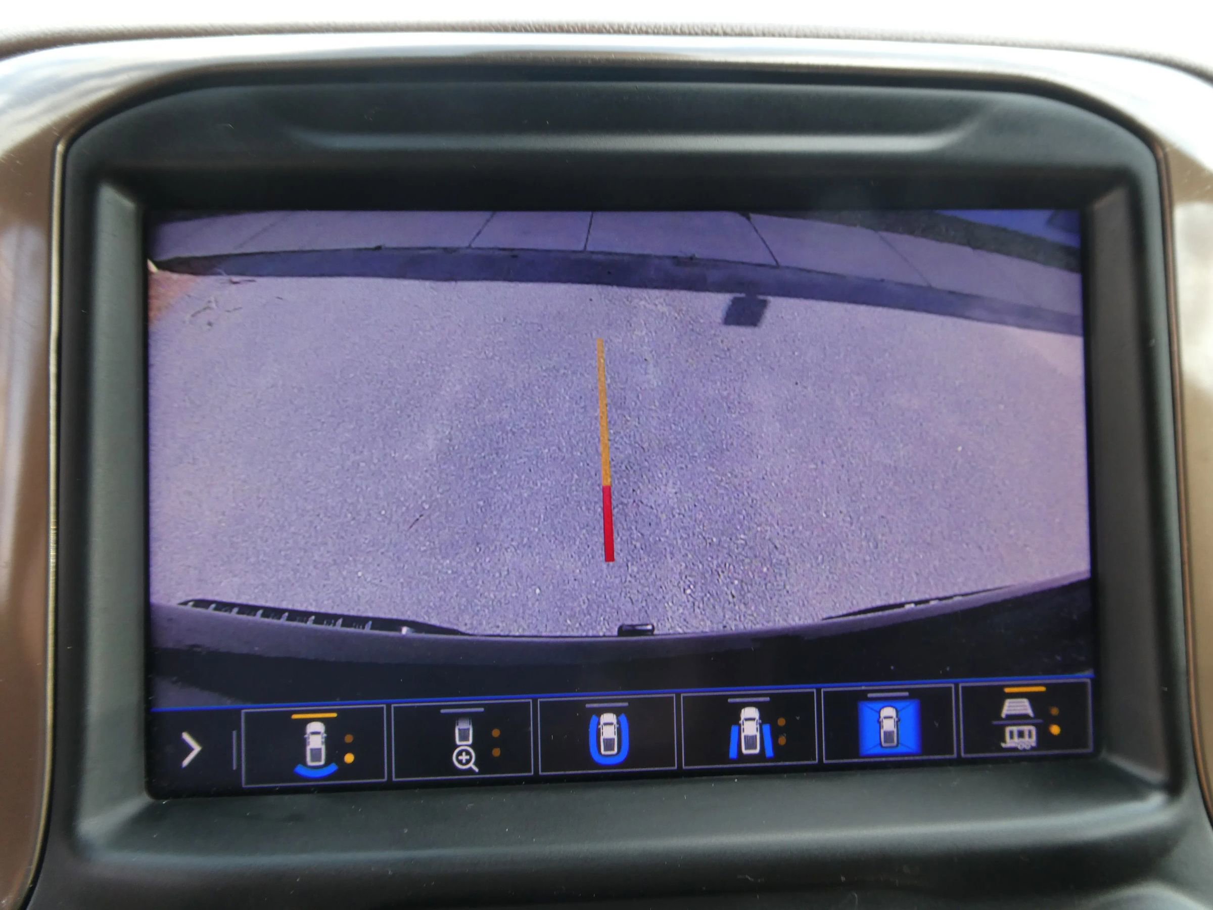 Used 2020 Chevrolet Silverado 1500 High Country w/ Technology Package AWD/4WD image 23