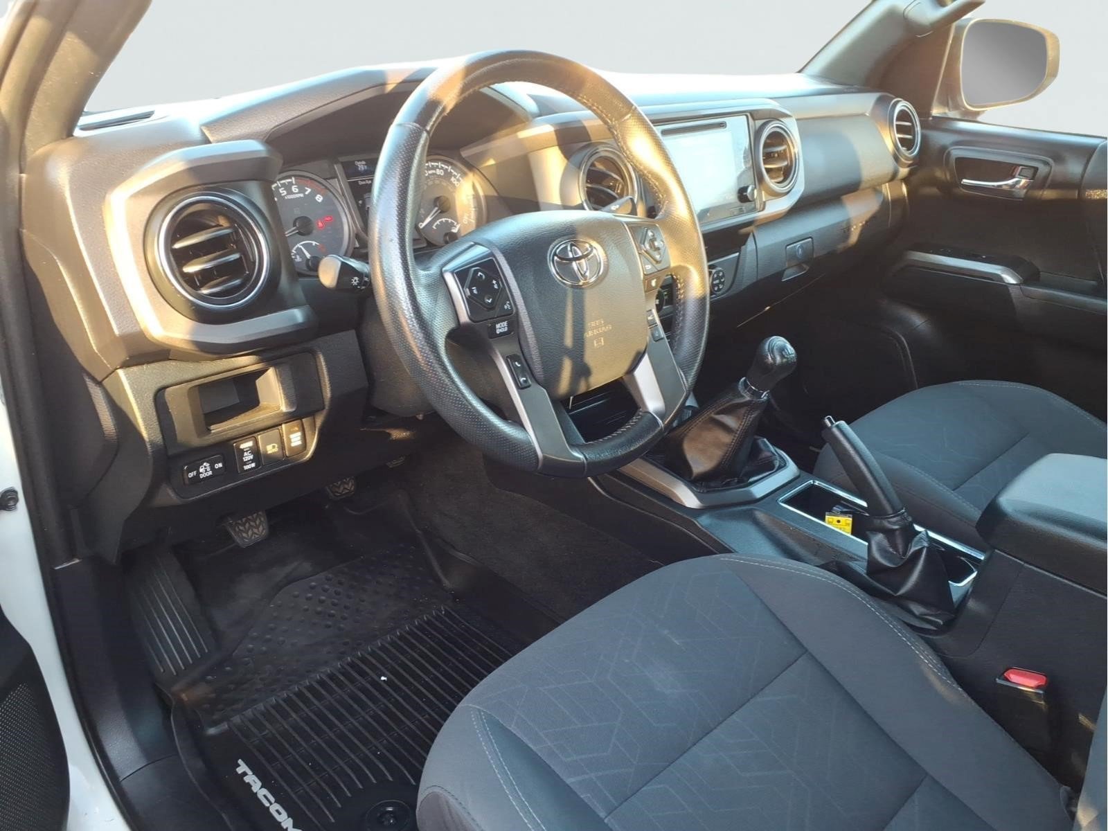 Used 2019 Toyota Tacoma TRD Off-Road AWD/4WD image 27