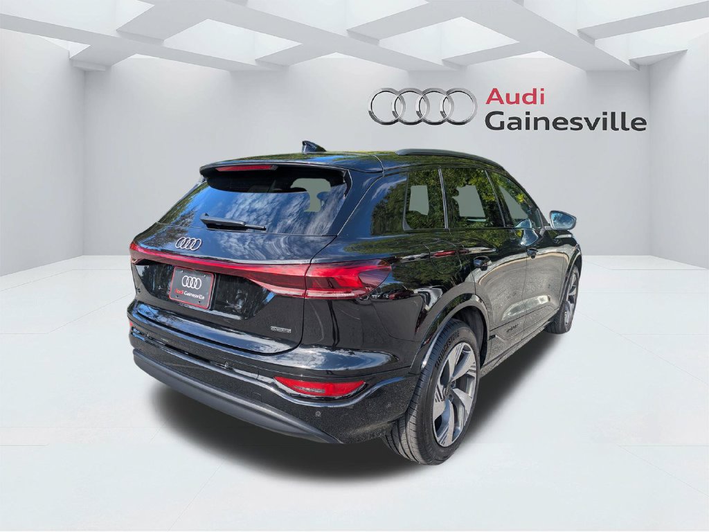 Used 2025 Audi Q6 e-tron Premium Plus w/ Premium Plus AWD/4WD image 4