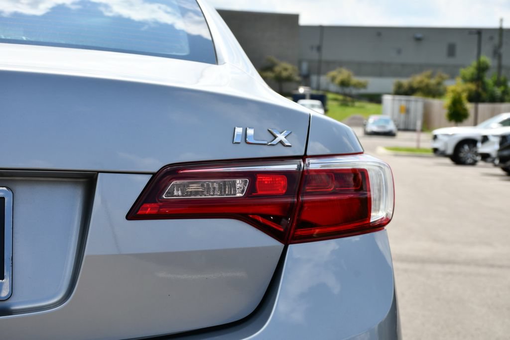 Used 2017 Acura ILX FWD image 11