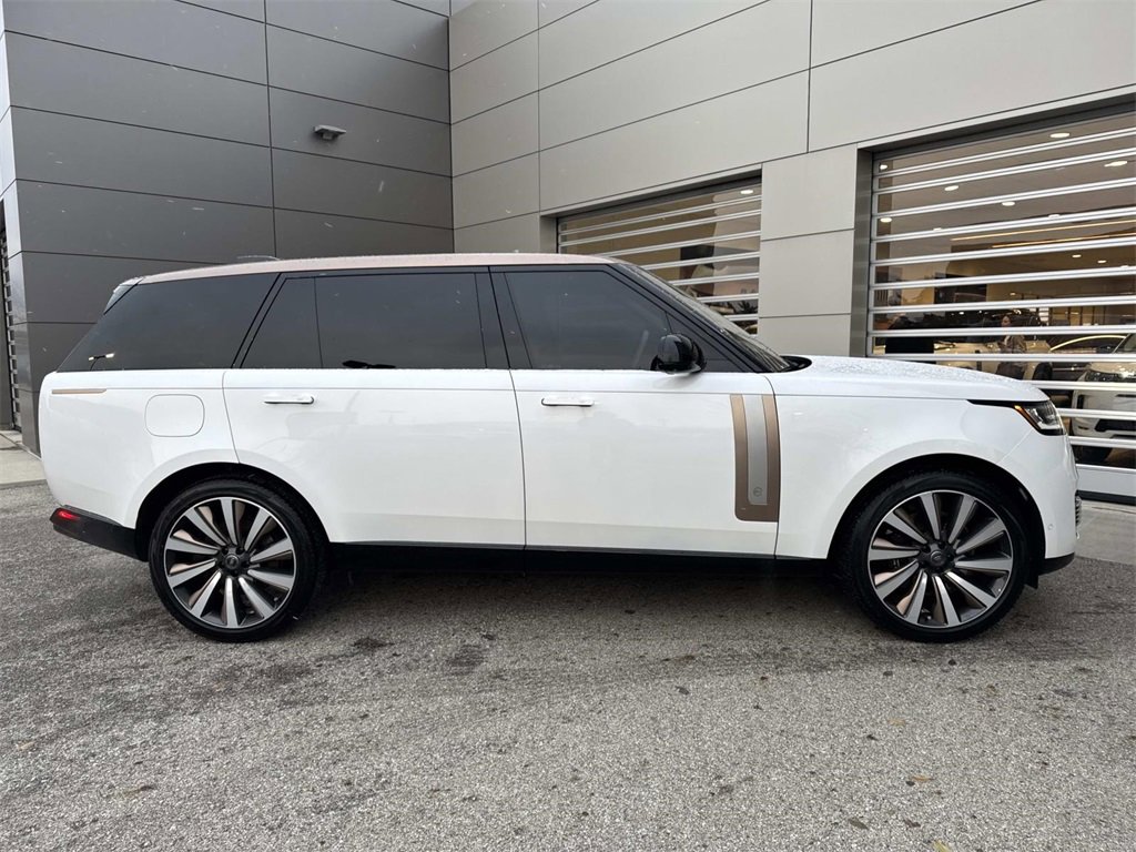 Used 2023 Land Rover Range Rover SV image 9
