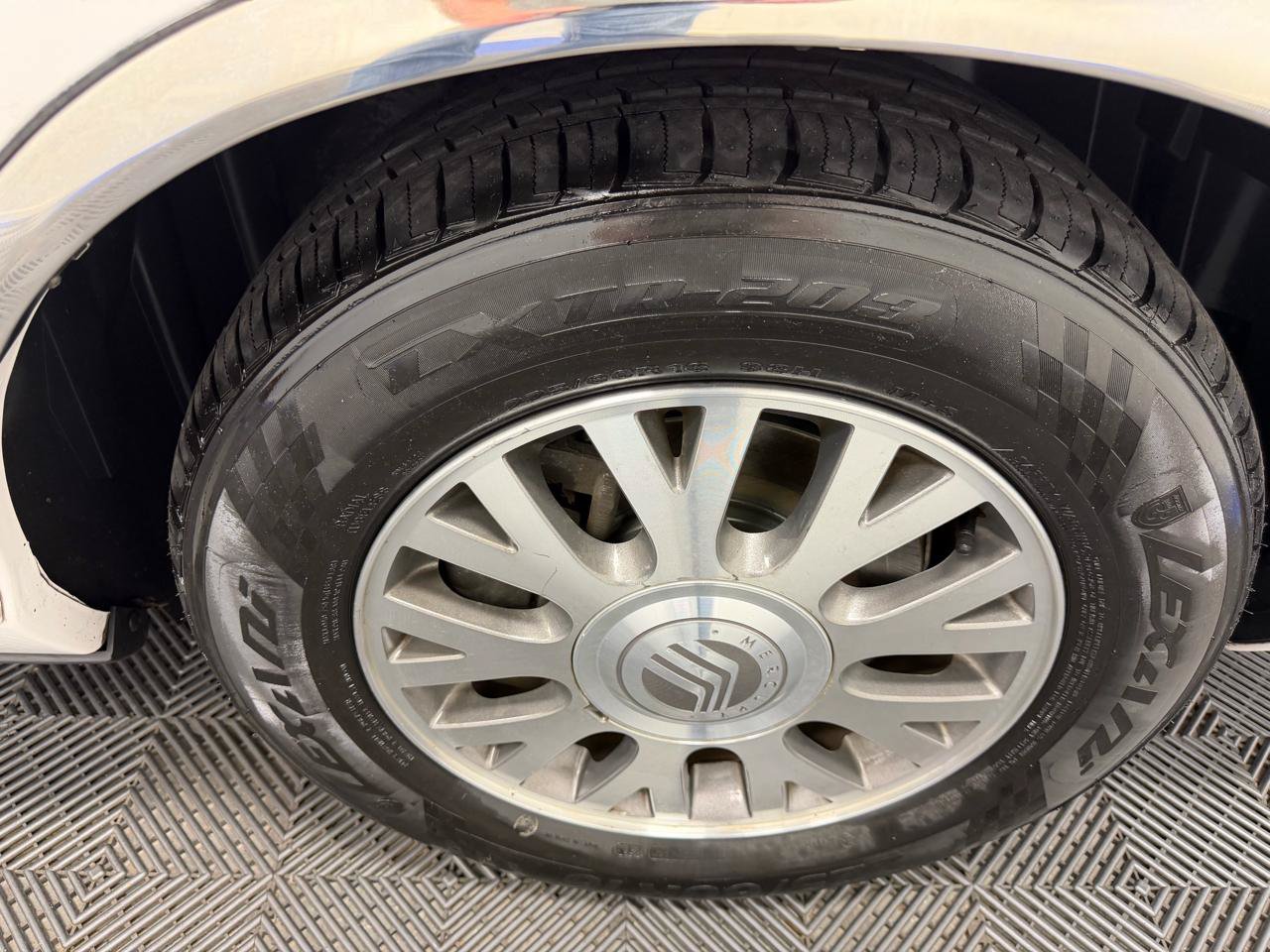 Used 2003 Mercury Grand Marquis LS RWD image 33