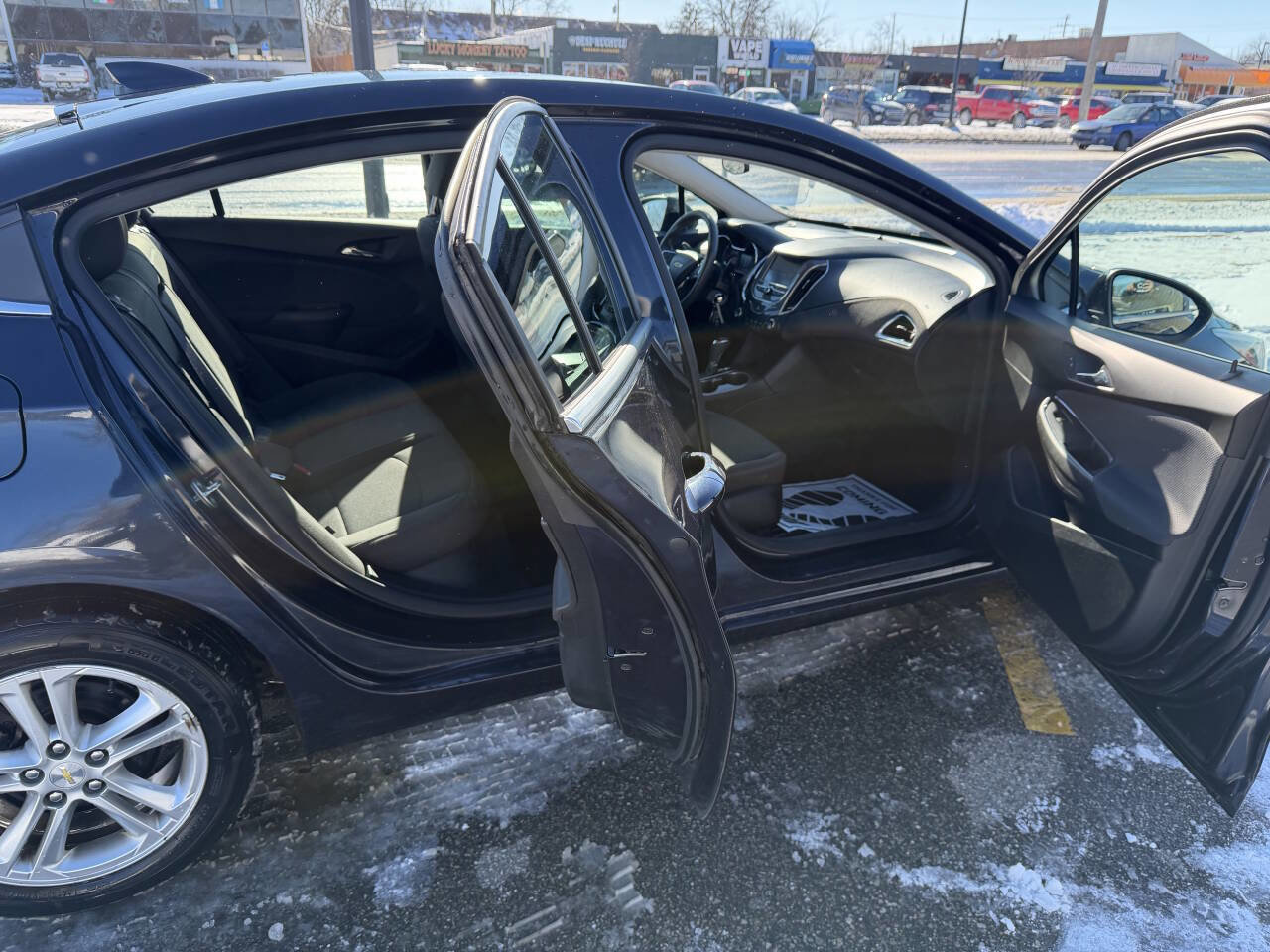Used 2016 Chevrolet Cruze LT image 17