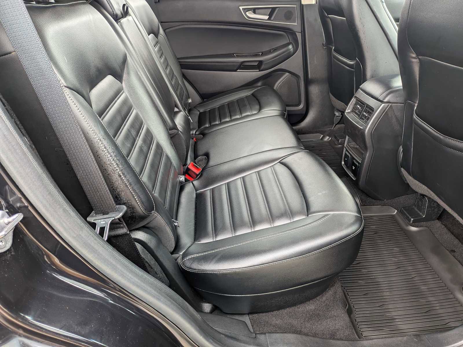 Used 2019 Ford Edge SEL w/ Equipment Group 201A AWD/4WD image 18